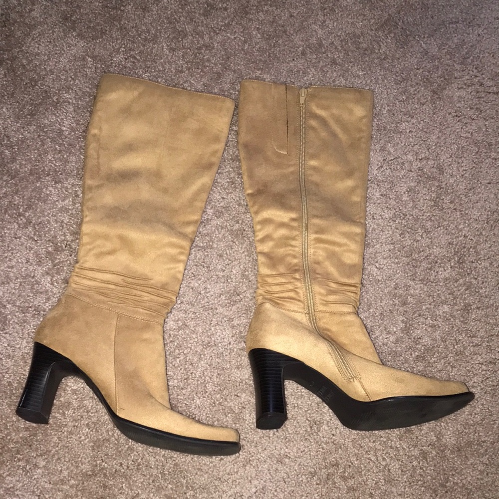 High Heel knee High Beige Boot